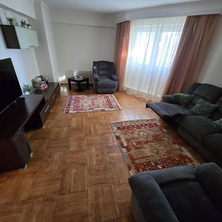 Apartament 3 Camere, Zona Dedeman Πιτέστι Εξωτερικό φωτογραφία